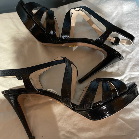 Black Prada Vernice heels - Picture 3 of 5